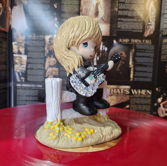 Taylor Swift Fearless Altered Moment - Picture 5 of 7